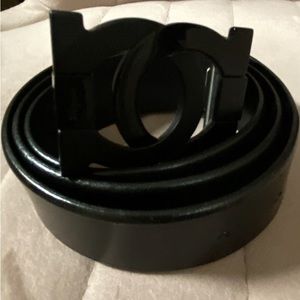 Ferragamo leather men’s belt size 36 in excellent condition.